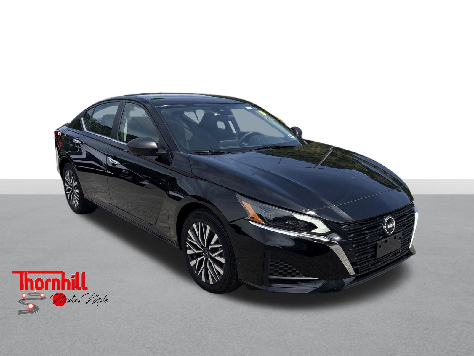 2024 Nissan Altima 2.5 SV in Super Black — front three-quarter view